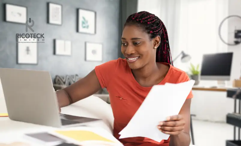 RICOTECK website - Business Support - Entrepeneur woman happy with Our Services